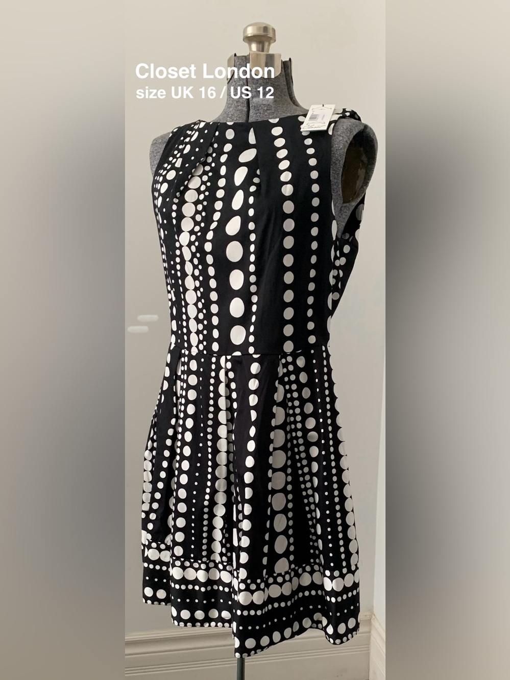 ⭐️NEW PRICE⭐️BUNDLE💫2/$31 Fit & Flare Sleeveless Dresses Size UK 16=US 12 NWT - Picture 2 of 11